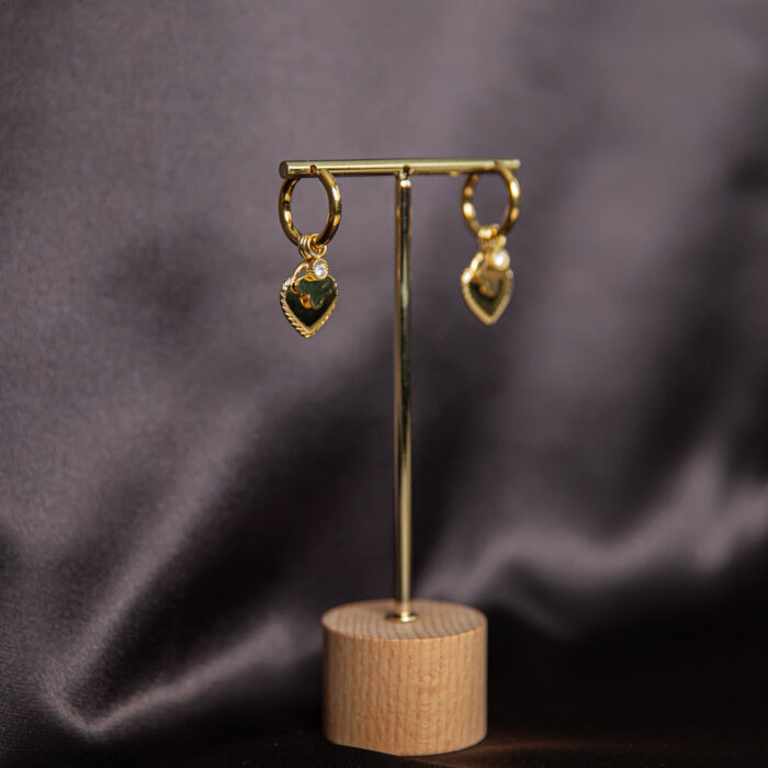 oorbellen-djolie-goud-met-hart-sieraden-and-more-nijmegen-groesbeek